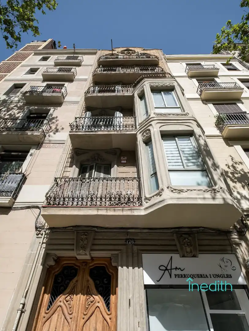 Exterior view of Flat for sale in Barcelona  with Air Conditioner, Terrace and Furnished