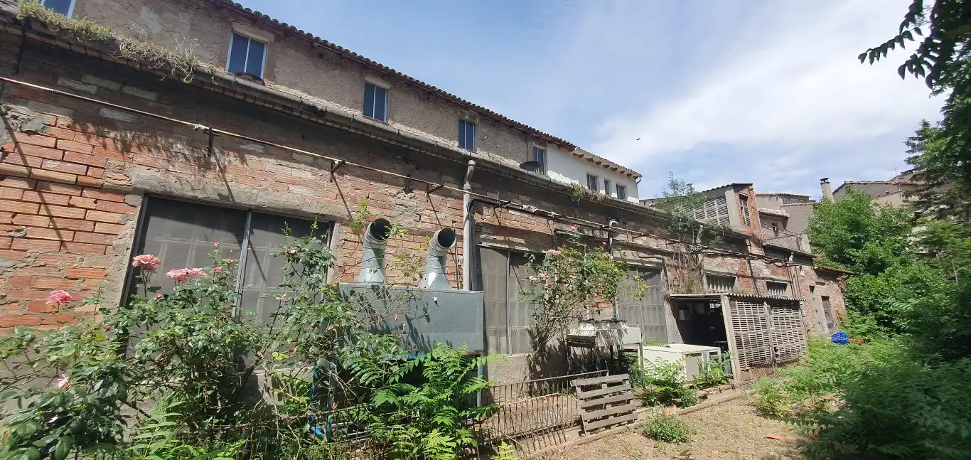 Vista exterior de Edificio en venta en Copons