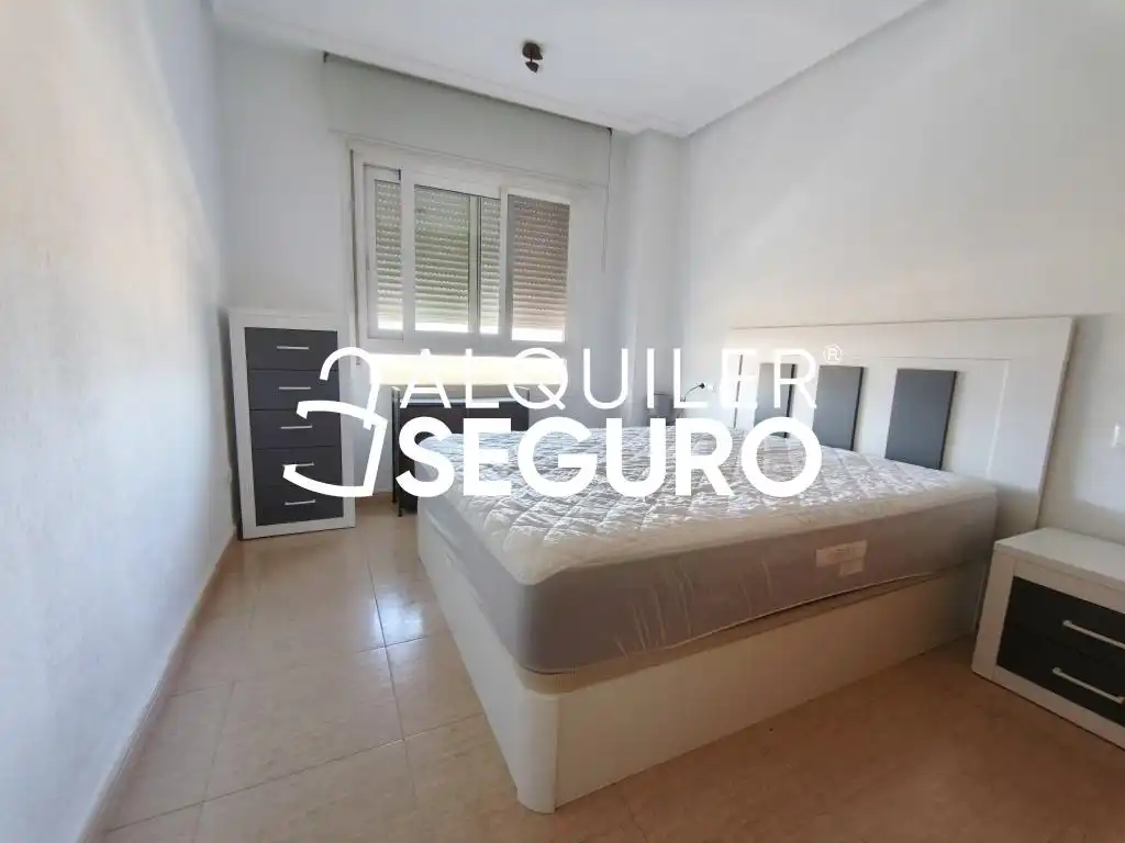 Habitación de Piso de alquiler en San Vicente del Raspeig / Sant Vicent del Raspeig con Aire acondicionado, Terraza y Piscina