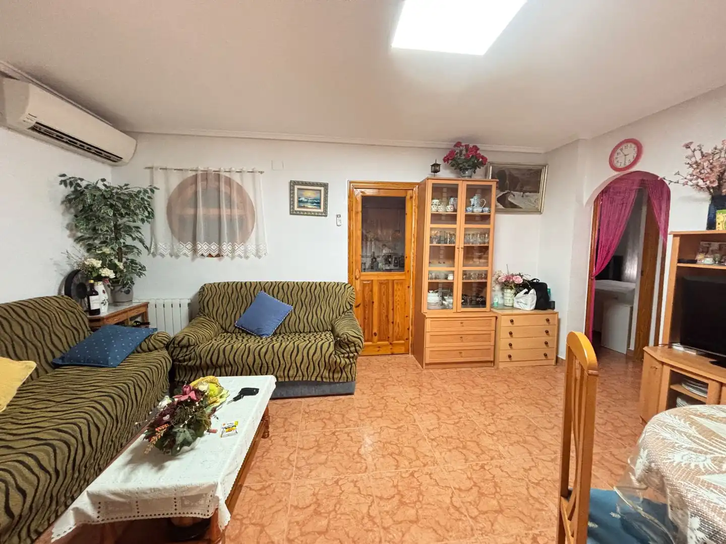 Sala d'estar de Casa o xalet en venda en Orihuela amb Aire condicionat, Traster i Piscina