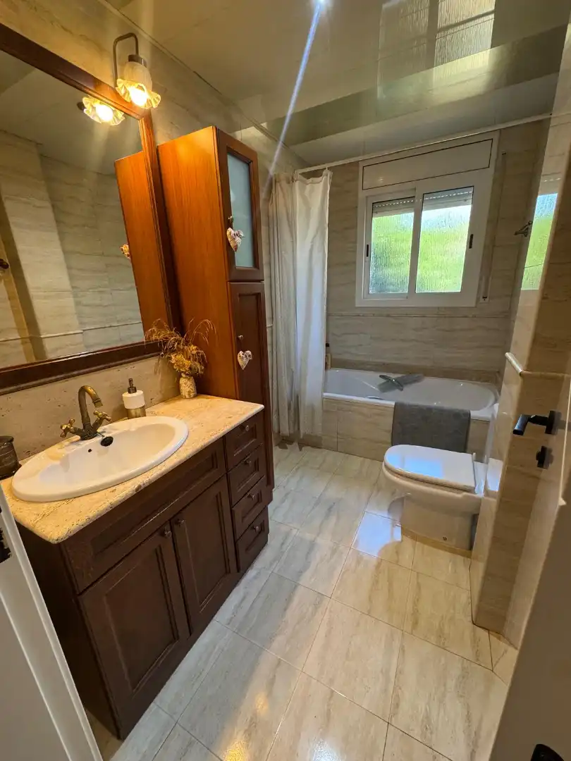 Baño de Casa o chalet en venta en Abrera con Aire acondicionado, Jardín privado y Parquet