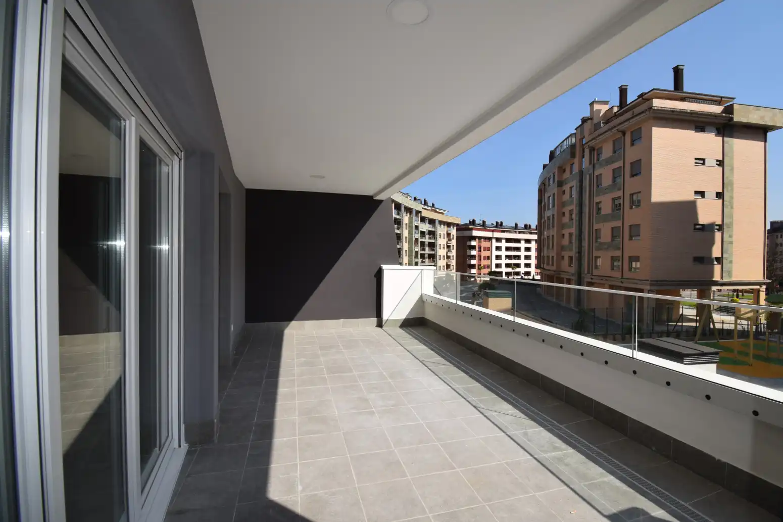 Terraza de Piso de alquiler en Oviedo  con Calefacción, Terraza y Trastero