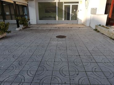 Locale commerciale in vendita a GI-682 47