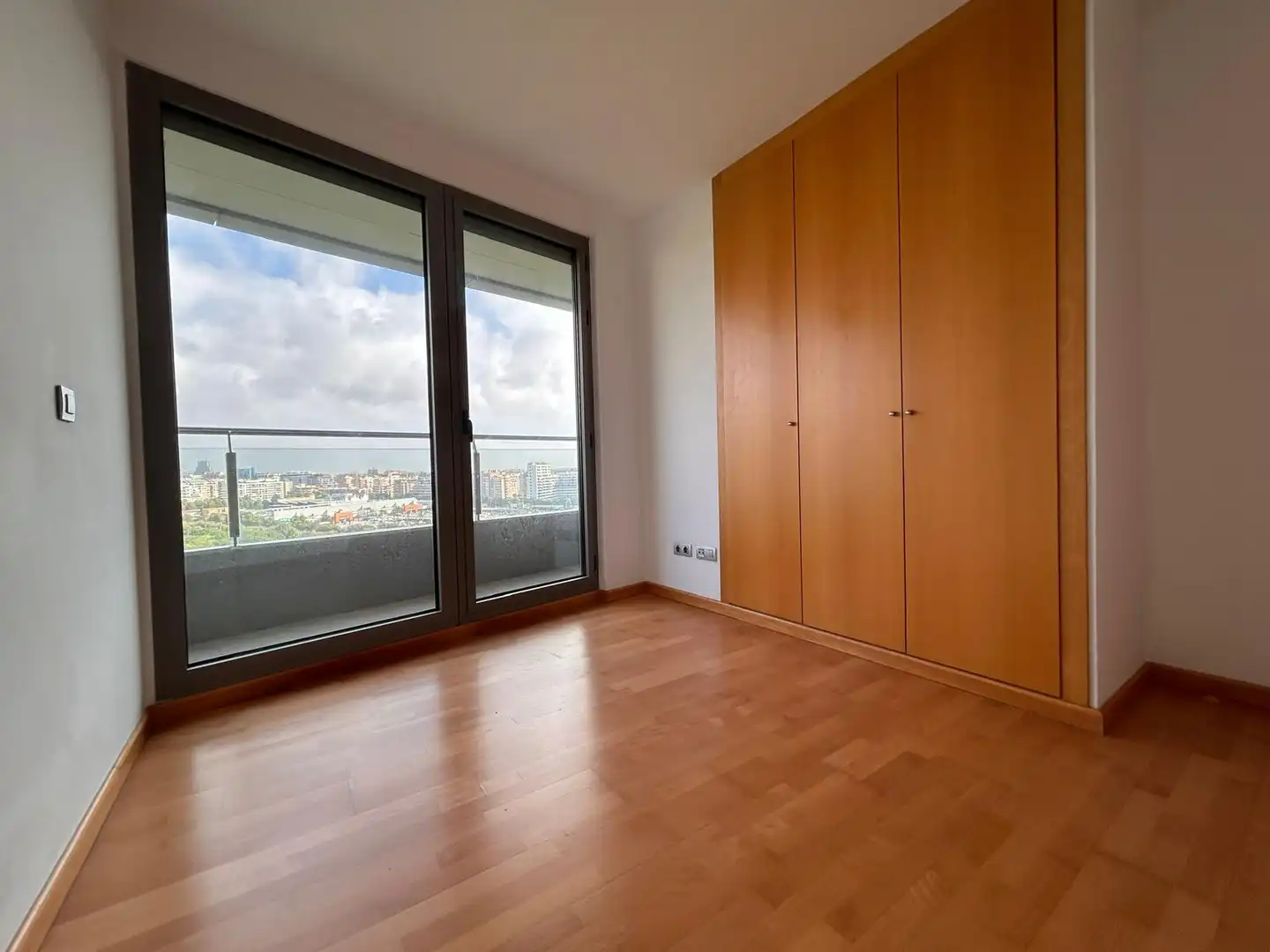 Schlafzimmer von Wohnung zum Verkauf in Mislata mit Klimaanlage, Heizung und Parkett