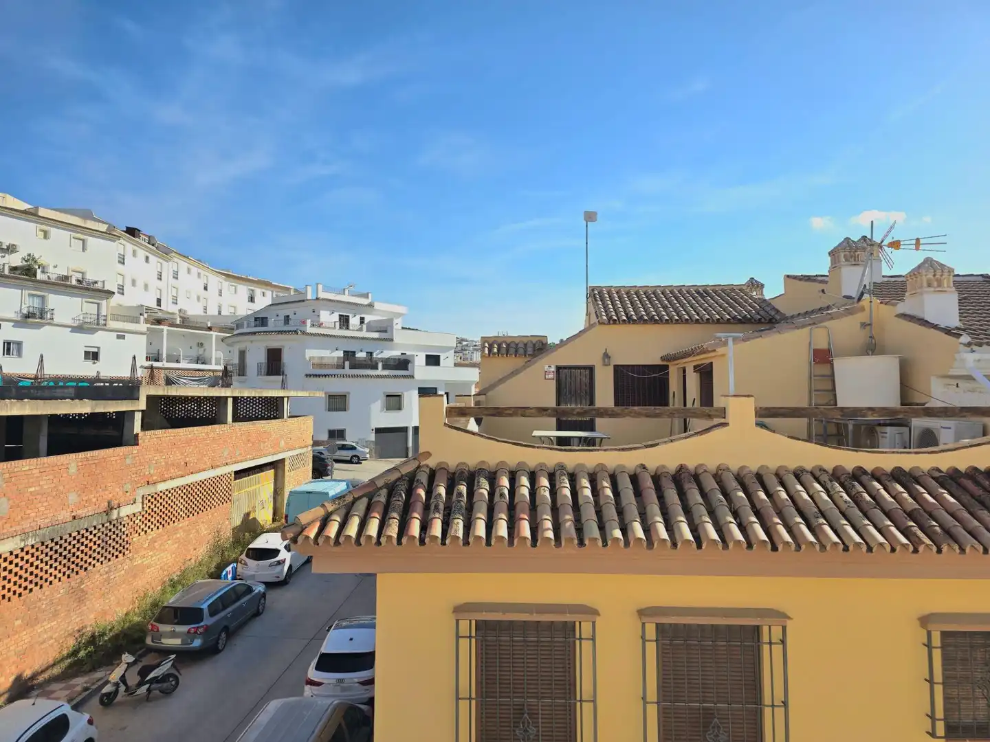Vista exterior de Ático en venta en Alhaurín El Grande con Aire acondicionado, Calefacción y Parquet