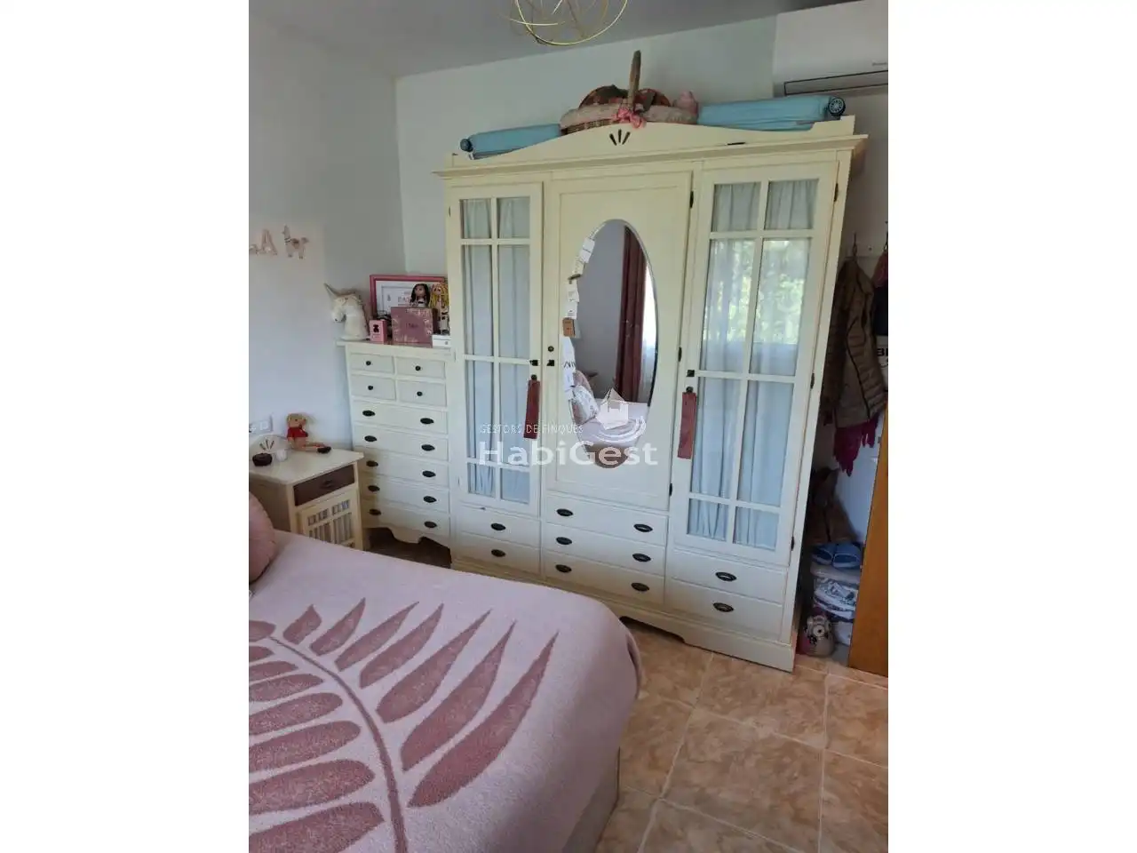 Dormitori de Casa o xalet en venda en Vilobí d'Onyar amb Aire condicionat, Calefacció i Jardí privat