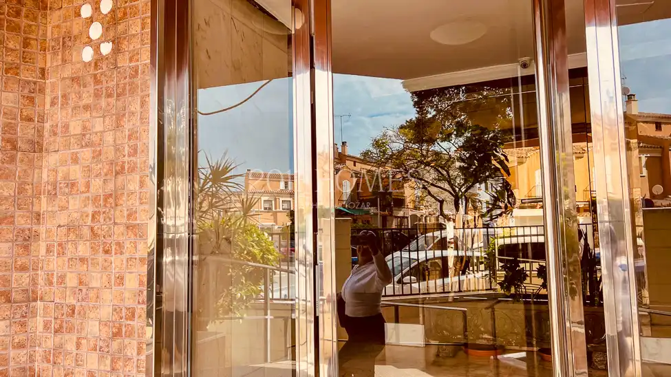 Flat for sale in Málaga  with Air Conditioner, Private garden and Balcony
