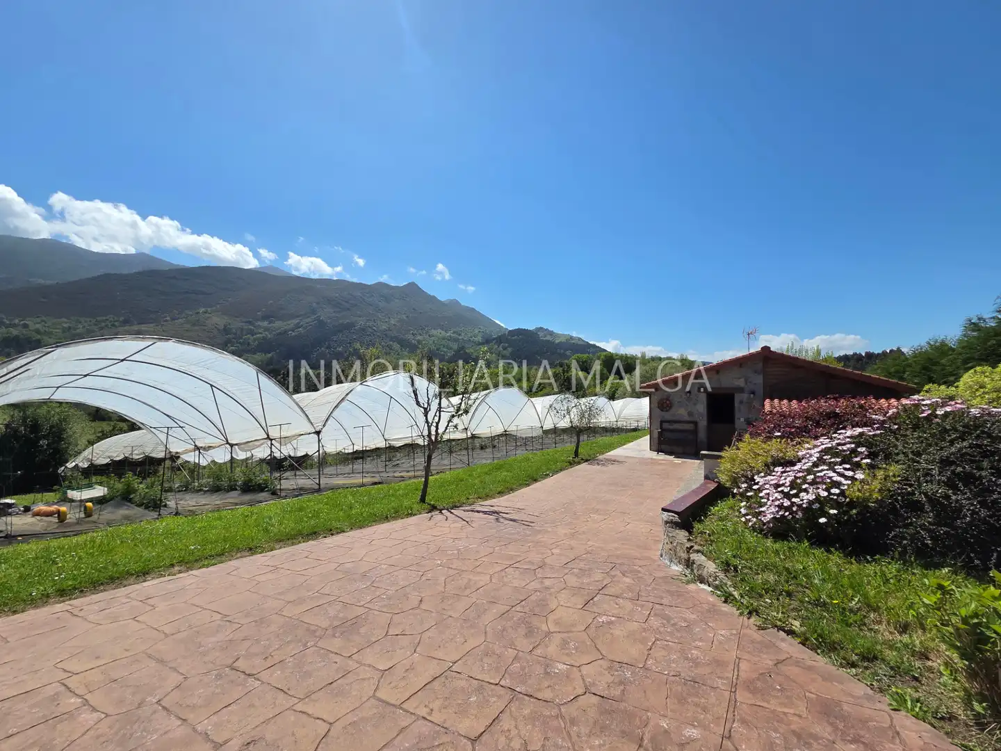 Jardí de Casa o xalet en venda en Colunga amb Calefacció, Jardí privat i Parquet