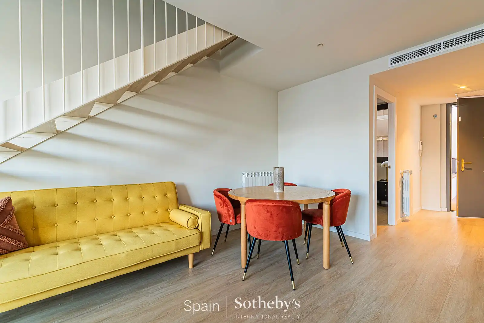 Esszimmer von Maisonette zum Verkauf in Barcelona mit Klimaanlage und Heizung