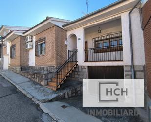 Exterior view of House or chalet for sale in La Puebla de Montalbán  with Air Conditioner, Heating and Terrace