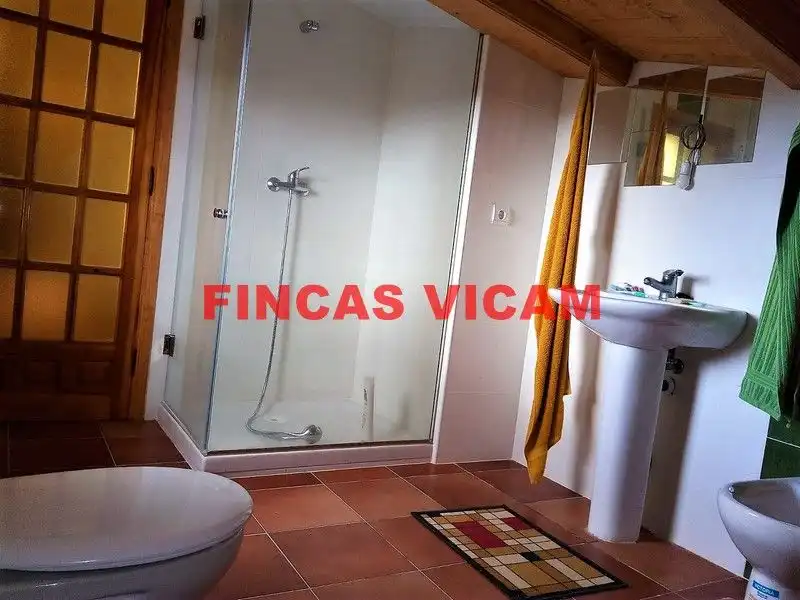 Bany de Finca rústica en venda en Agüero amb Calefacció, Jardí privat i Terrassa
