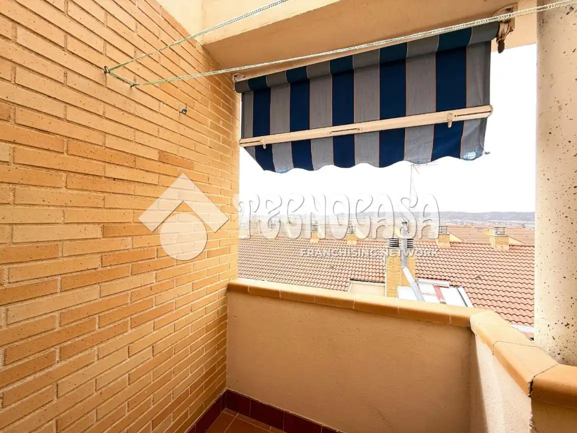 Terrasse von Wohnung zum Verkauf in Cuenca mit Privatgarten, Terrasse und Balkon