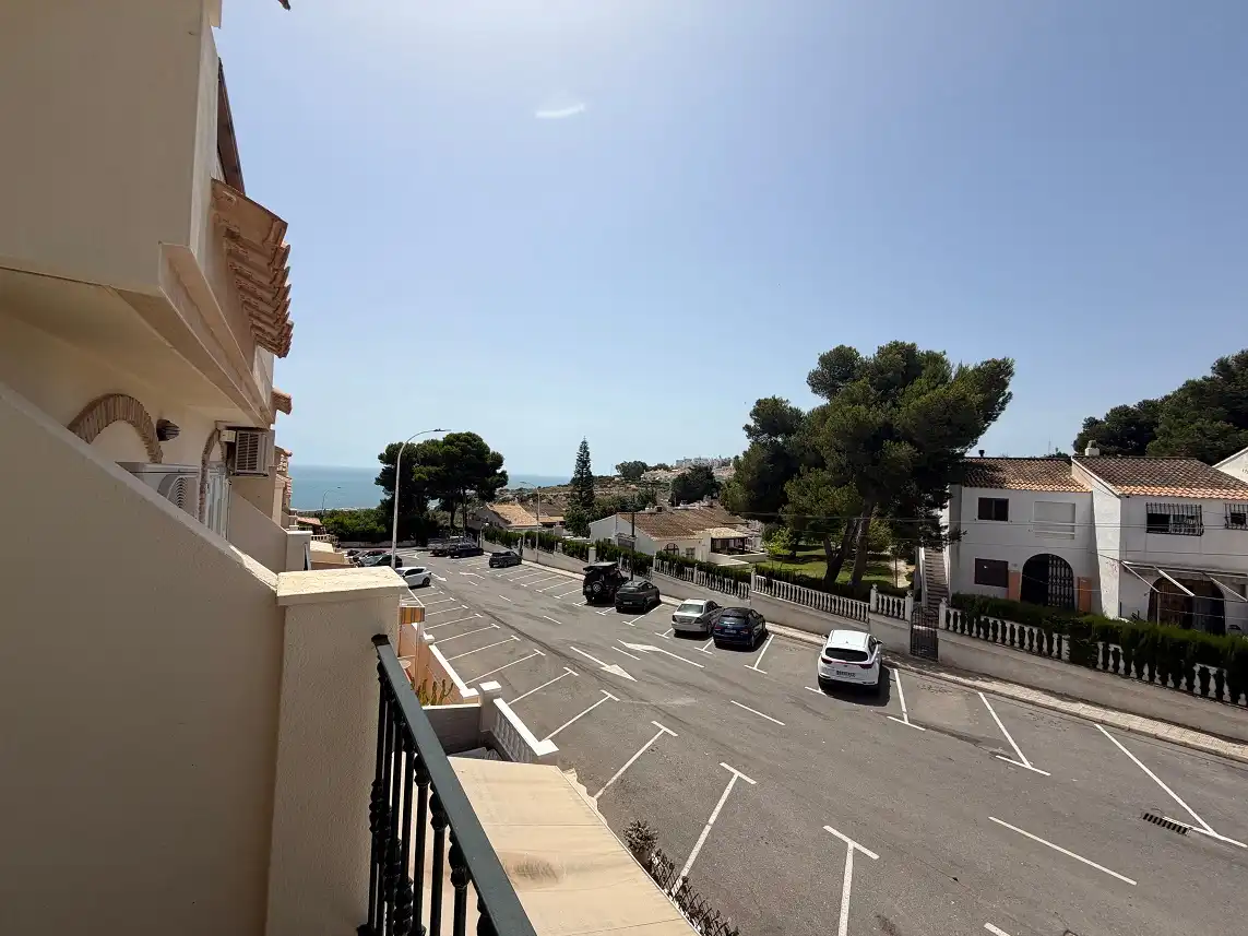 Vista exterior de Casa adosada en venta en Santa Pola con Terraza y Piscina comunitaria