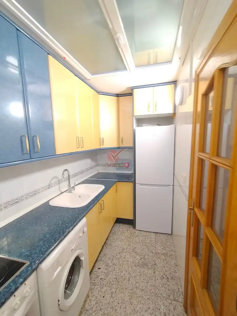 Küche von Wohnung zur Miete in Cuenca mit Heizung, Abstellraum und Möbliert