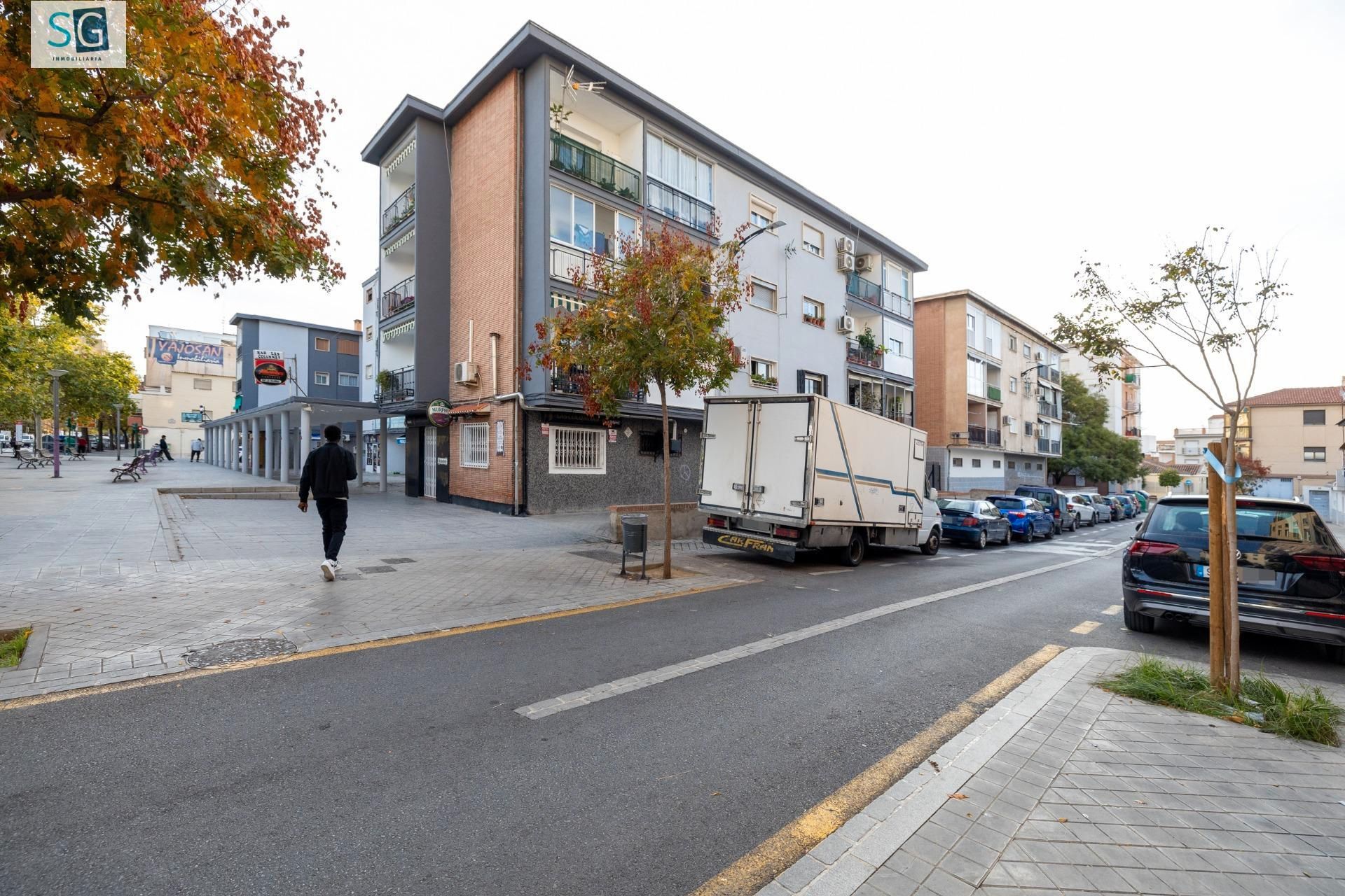 Vista exterior de Piso en venta en  Granada Capital con Aire acondicionado