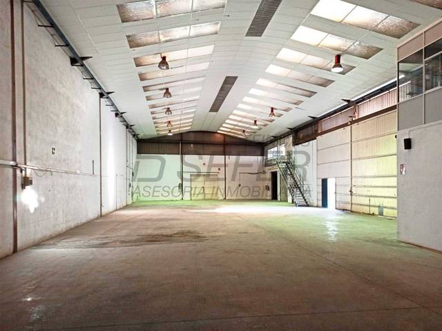 Nave industrial en Venta en El Pilar