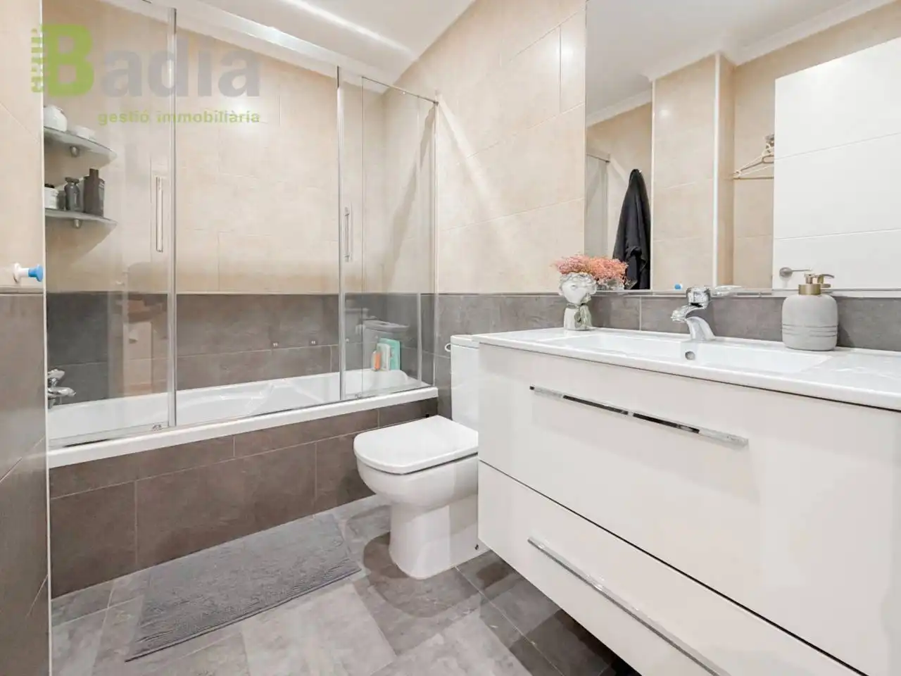 Badezimmer von Maisonette zum Verkauf in Alcarràs mit Klimaanlage, Heizung und Terrasse