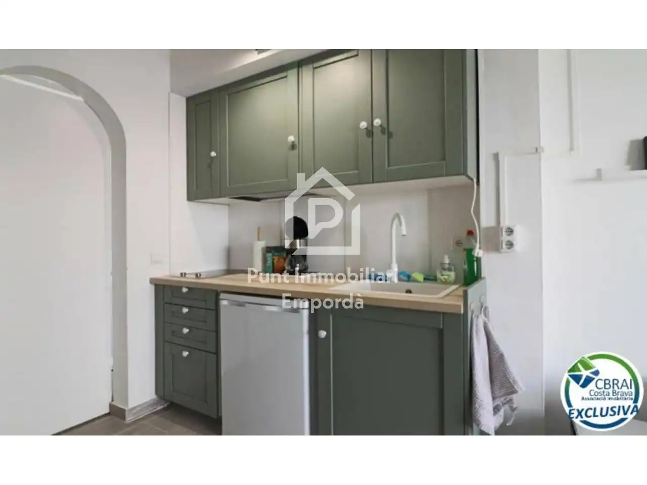 Küche von Wohnung zum Verkauf in Empuriabrava mit Parkett, Terrasse und Möbliert