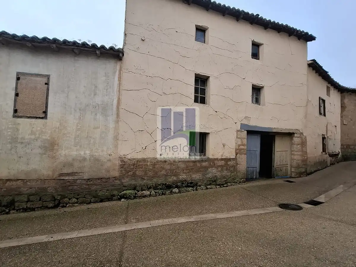 Vista exterior de Casa o xalet en venda en Sasamón amb Traster
