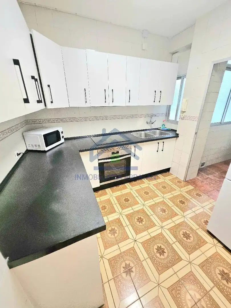 Cocina de Piso en venta en Granada con Terraza y Amueblado