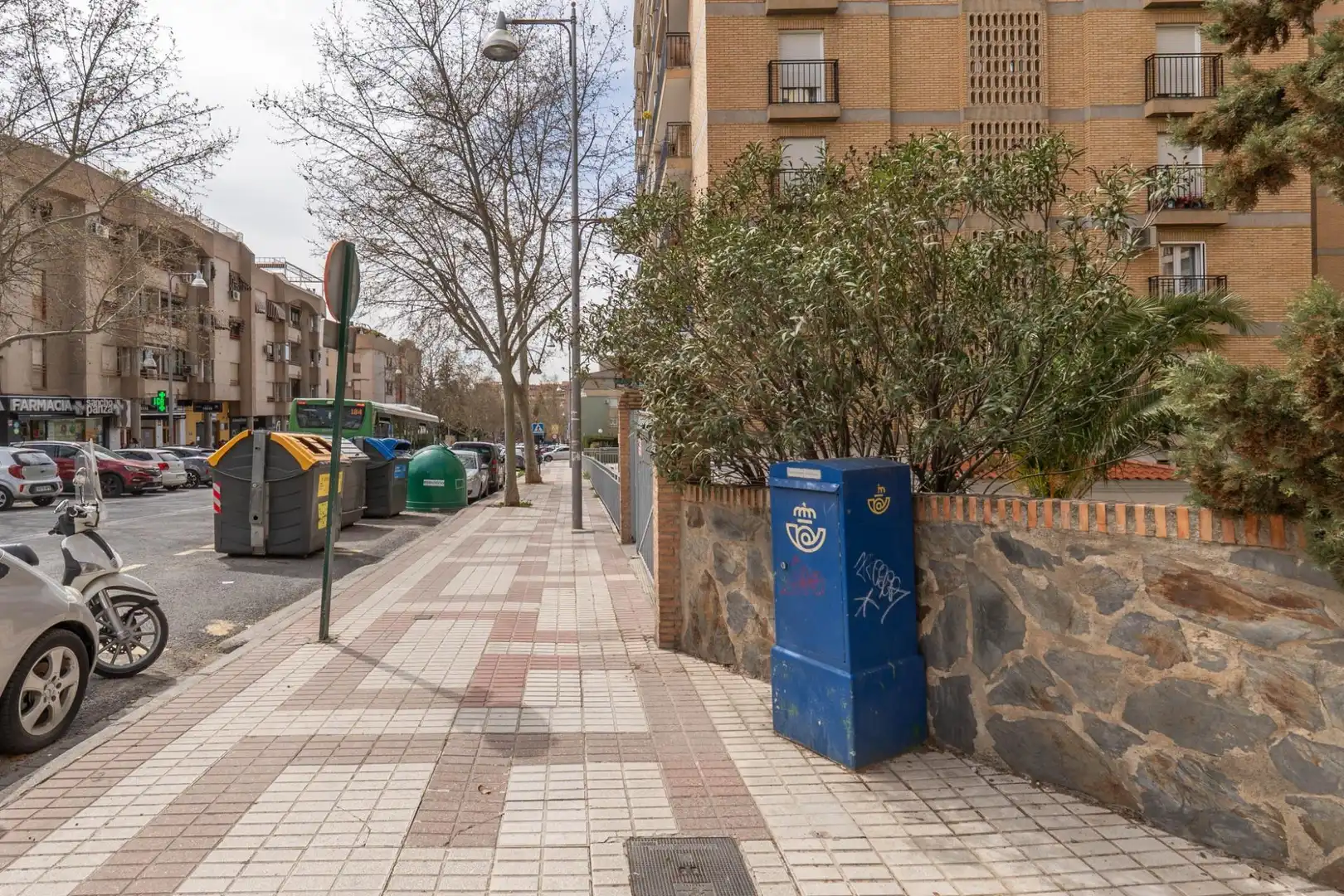 Exterior view of Flat for sale in Granada  with Air Conditioner and Balcony