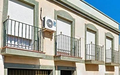 Vista exterior de Pis en venda en Montijo amb Terrassa i Balcó