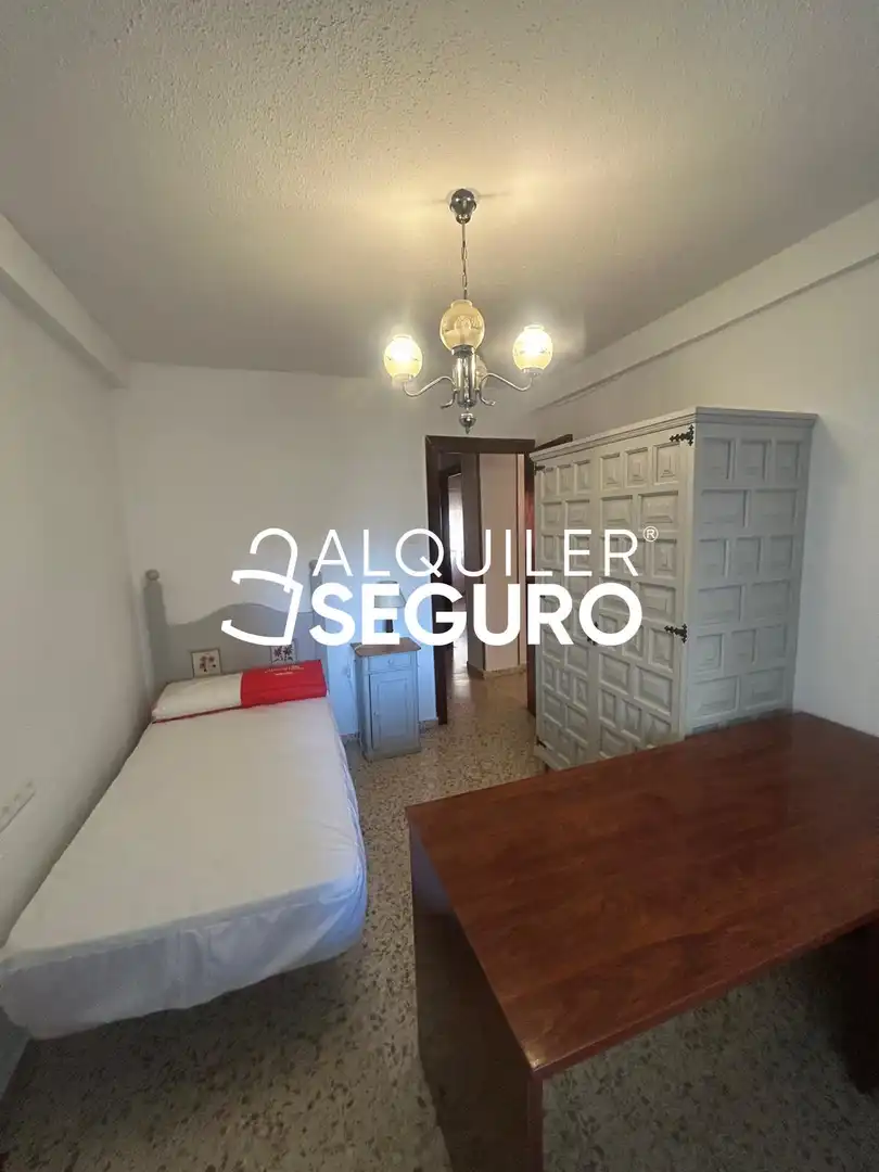 Bedroom of Flat for rent in Granada  with Air Conditioner, Terrace and Furnished