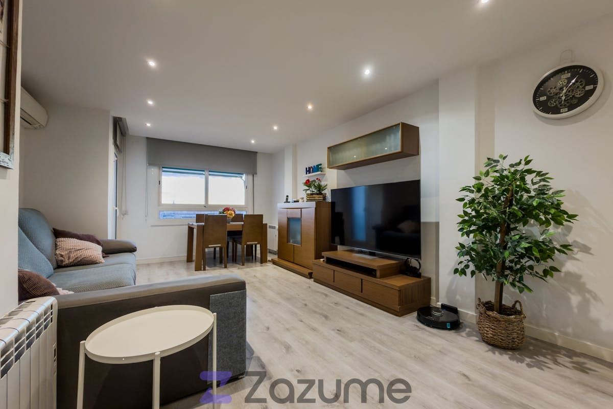 Flat to rent in Ctra. de Santa Coloma, Llefià