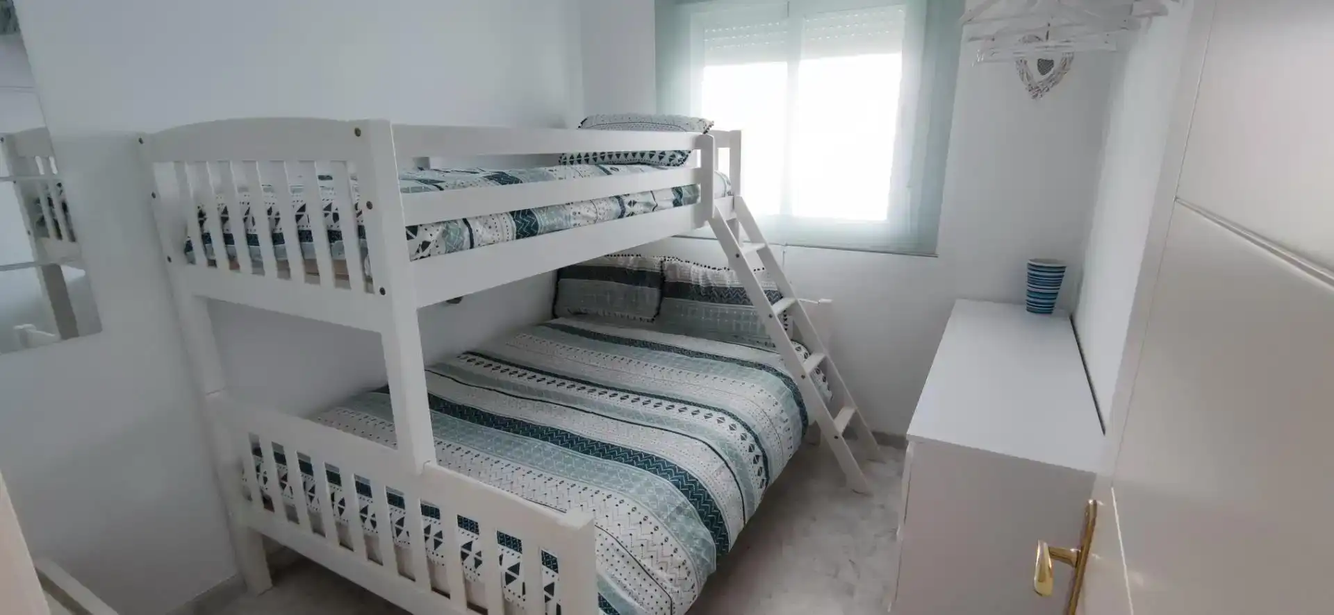 Habitación de Piso de alquiler en Rota con Trastero, Amueblado y Horno