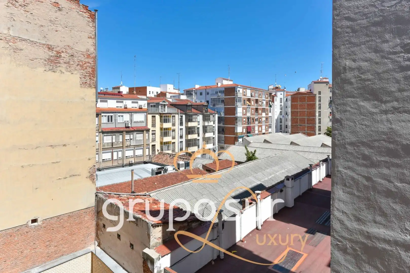 Vista exterior de Pis en venda en Valladolid amb Calefacció, Parquet i Terrassa