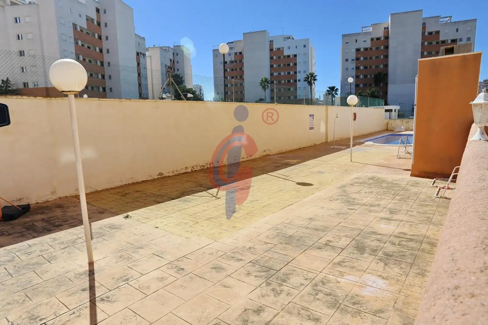 Aparcament de Planta baixa en venda en Guardamar del Segura amb Terrassa, Moblat i Piscina comunitària