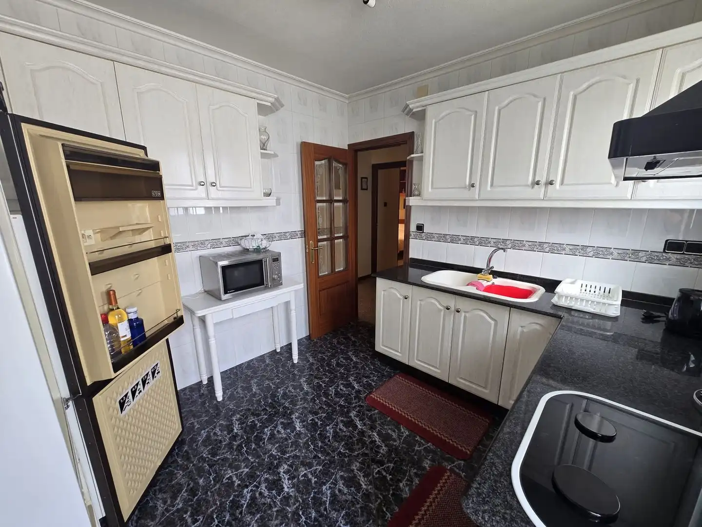 Kitchen of Apartments for sale in Sax  with Storage room