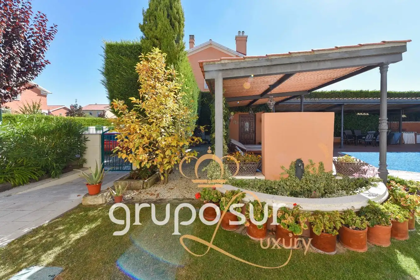 Casa o xalet en venda a Calle de la Fuente del Berrocal, 1, El Berrocal