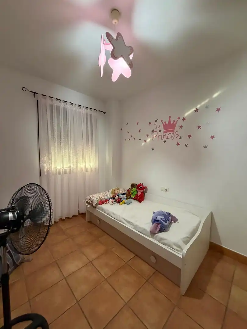 Bedroom of Houses for sale in Utrera