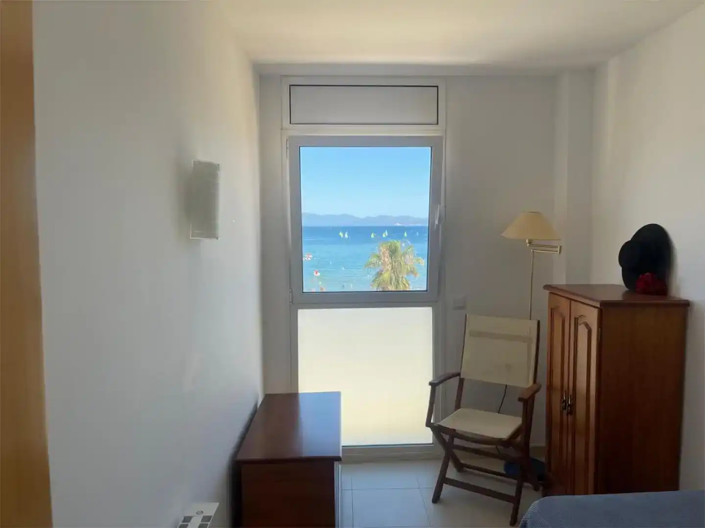 Dormitori de Apartament en venda en L'Escala amb Aire condicionat i Balcó