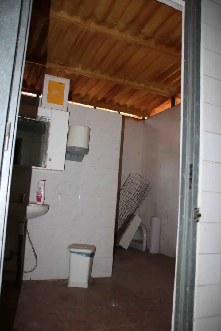 Baño de Nave industrial en venta en Brión