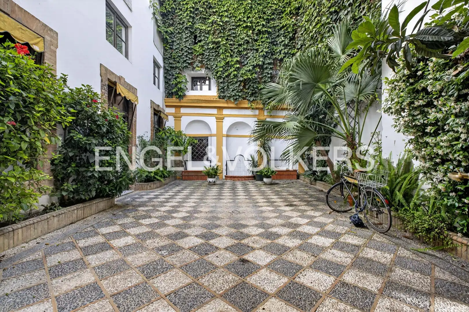 Außenansicht von Wohnungen zur Miete in Sevilla mit Klimaanlage, Heizung und Balkon