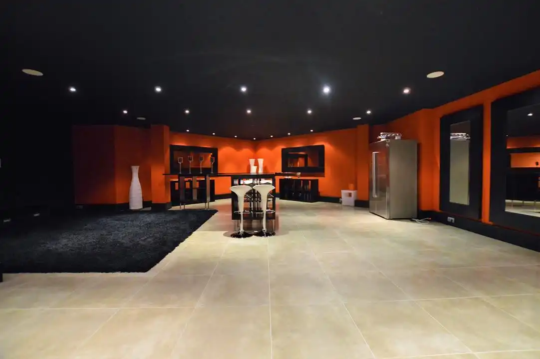 Chalet con piscina en venta en Calle Verdi, imagen 4