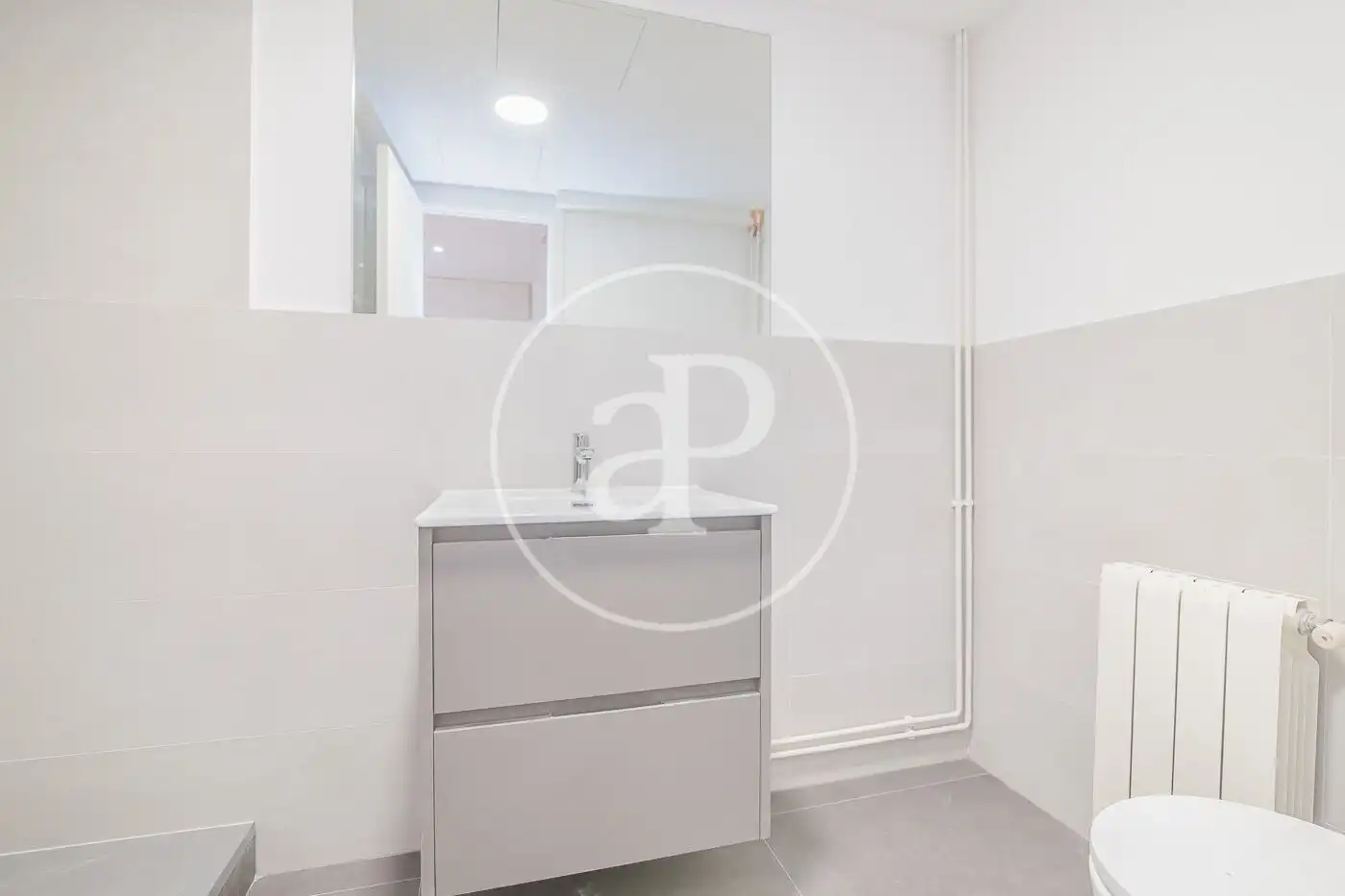 Baño de Piso de alquiler en Barcelona con Aire acondicionado, Calefacción y Terraza
