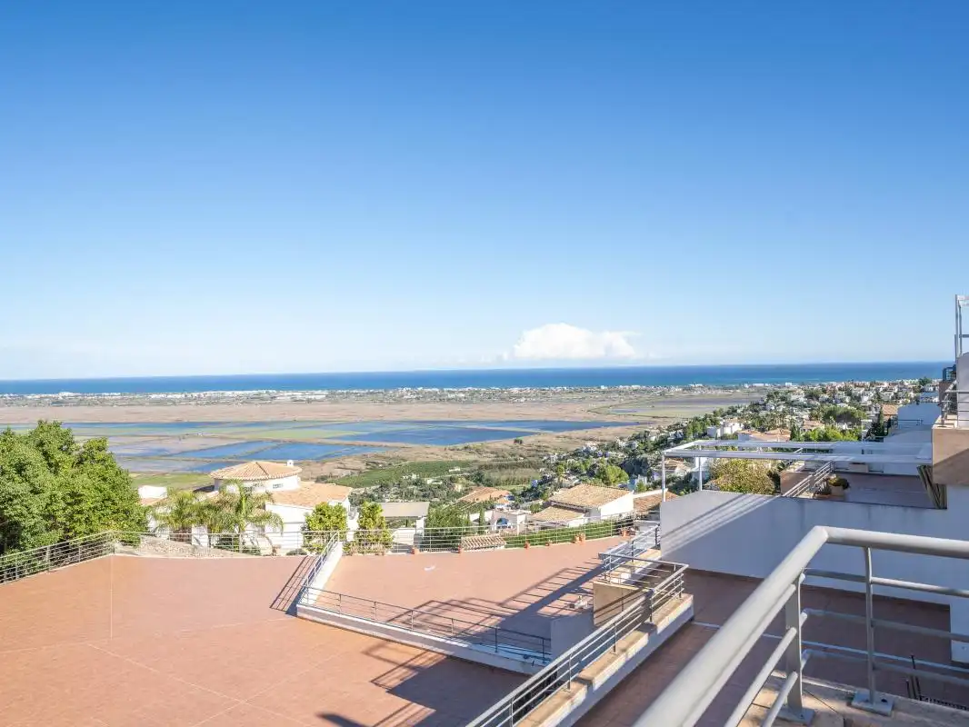 Vista exterior de Planta baixa en venda en Pego amb Aire condicionat, Calefacció i Jardí privat