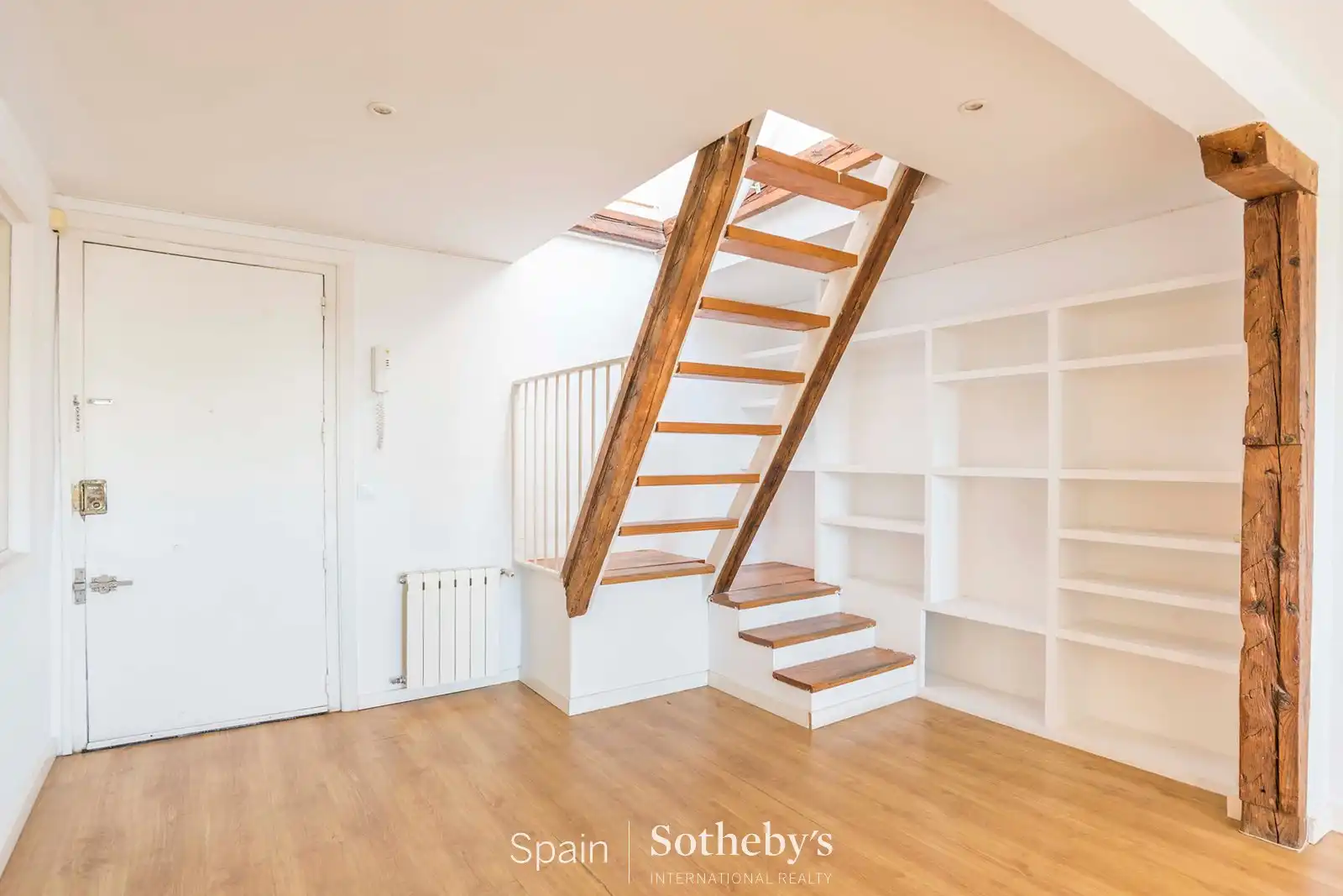 Attic for sale in Madrid  with Air Conditioner, Heating and Terrace