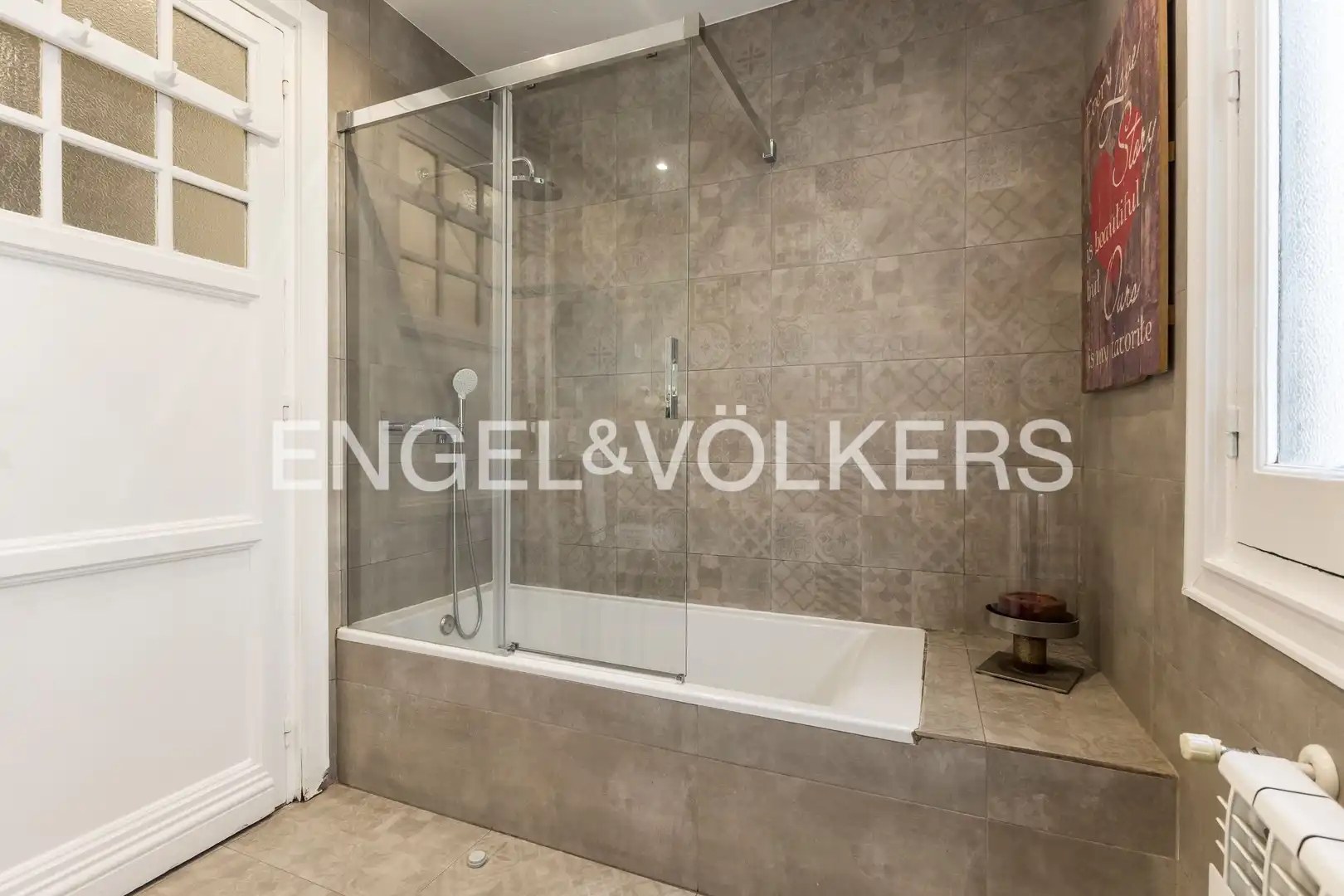 Badezimmer von Wohnung zur Miete in Madrid mit Klimaanlage, Heizung und Möbliert