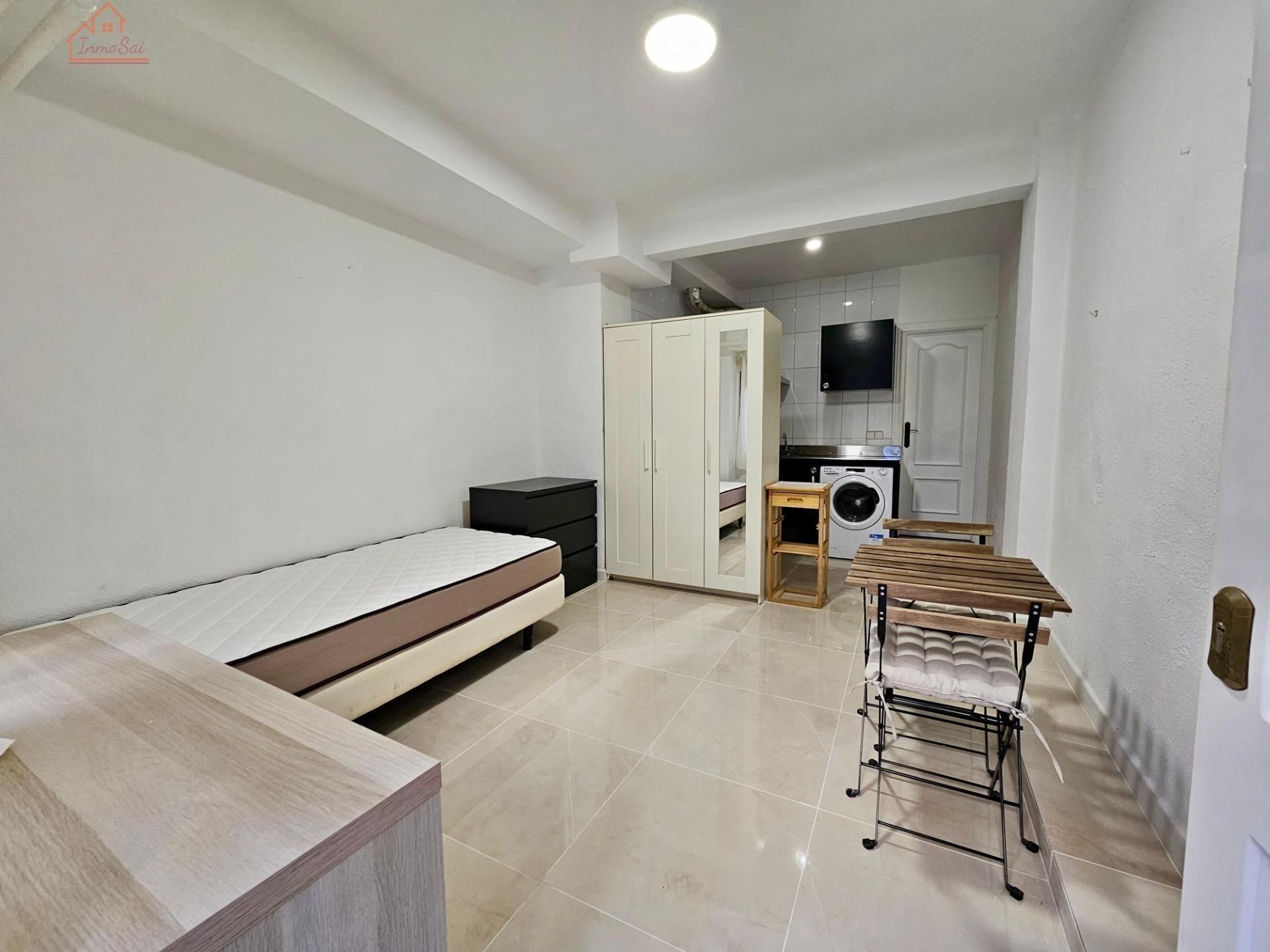 Bedroom of Study to rent in  Madrid Capital  with Private garden