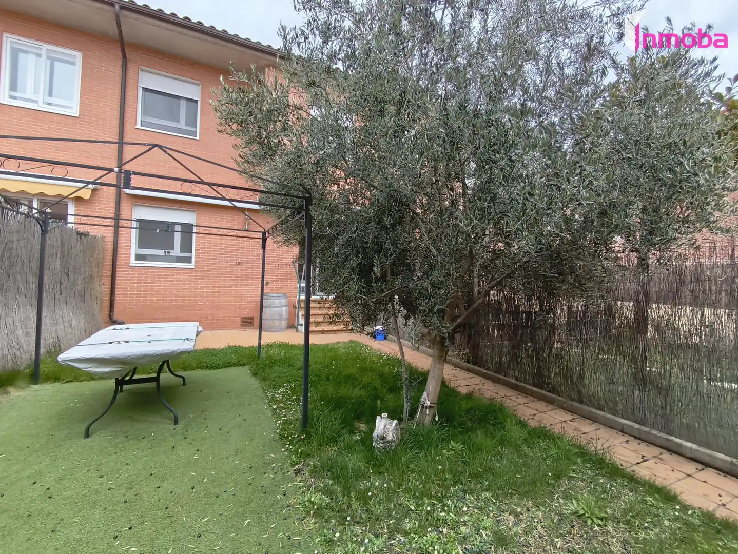 Jardín de Casa adosada en venta en Aranda de Duero con Calefacción y Jardín privado