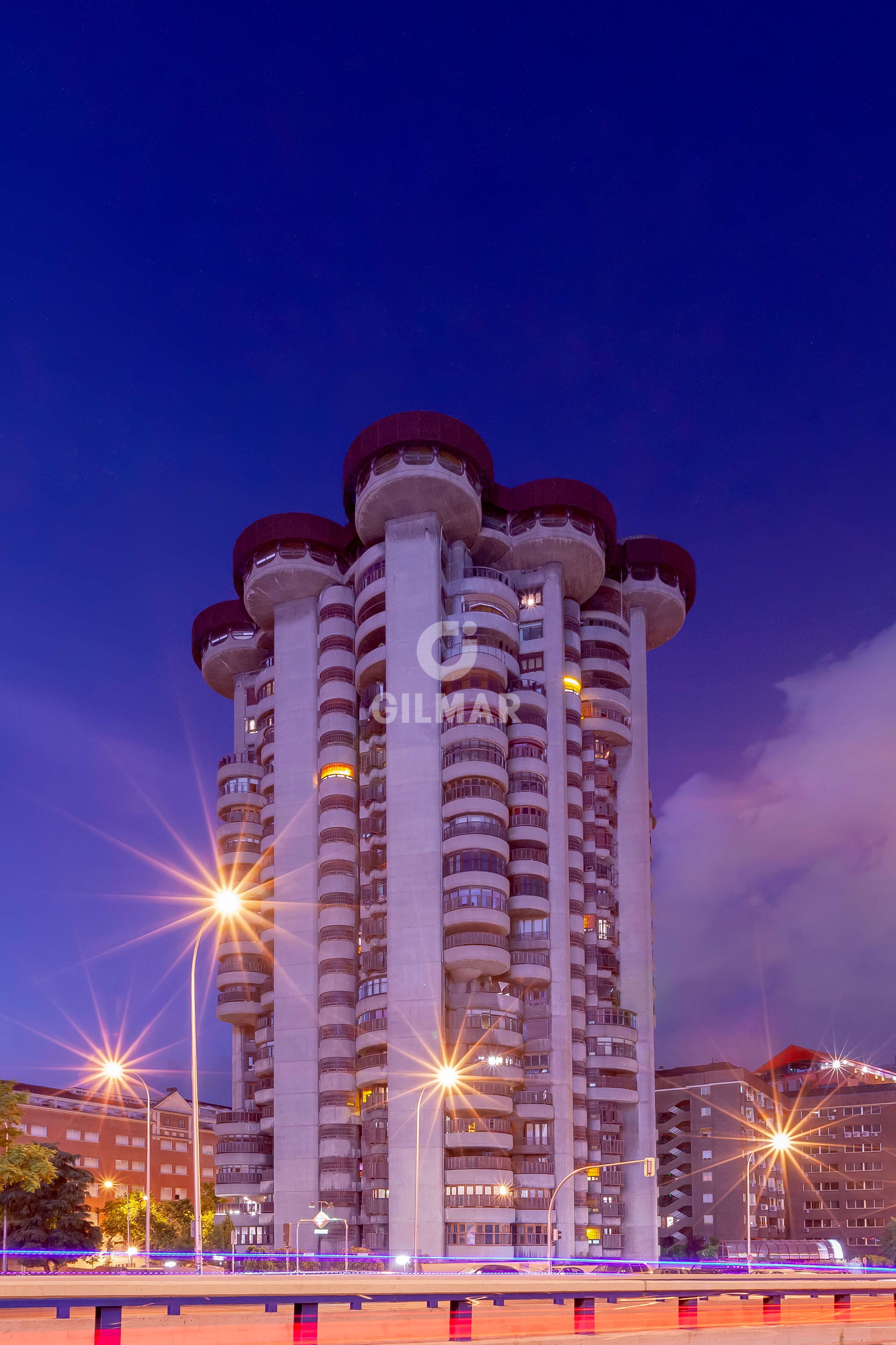 Vista exterior de Local en venda en  Madrid Capital amb Calefacció