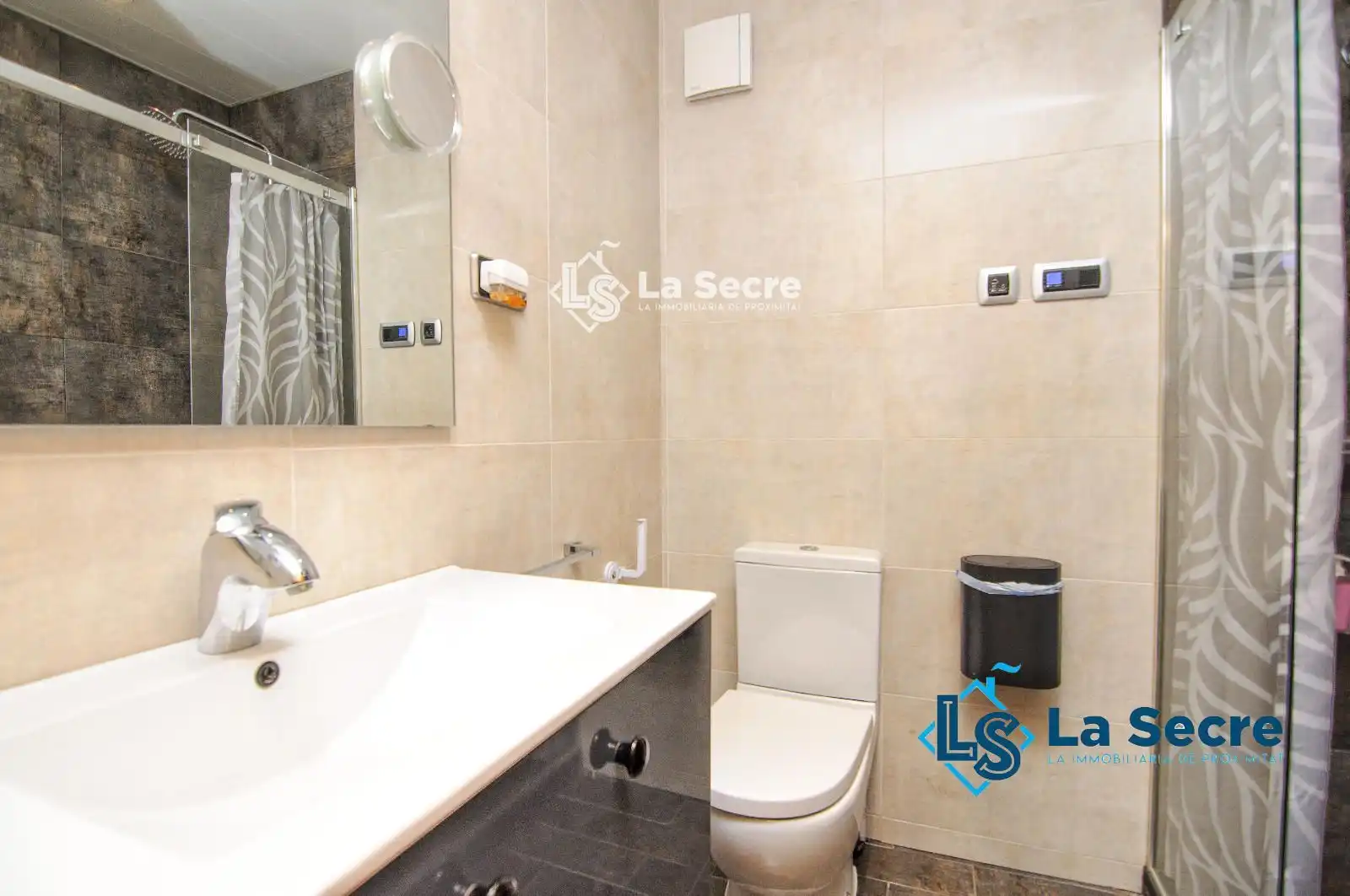 Baño de Piso en venta en Barcelona con Calefacción y Terraza
