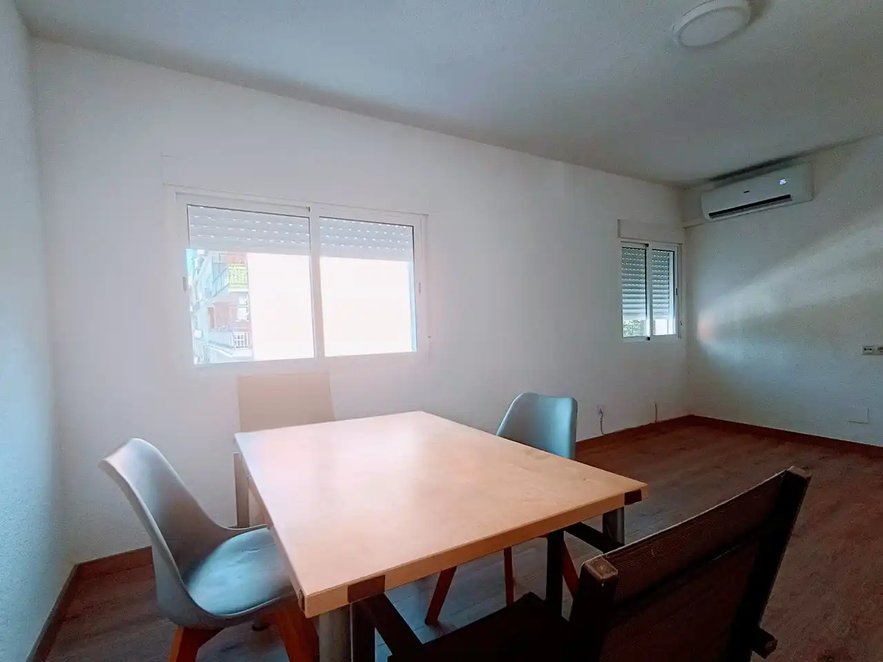 Dining room of Flat for rent in Madrid  with Air Conditioner and Oven