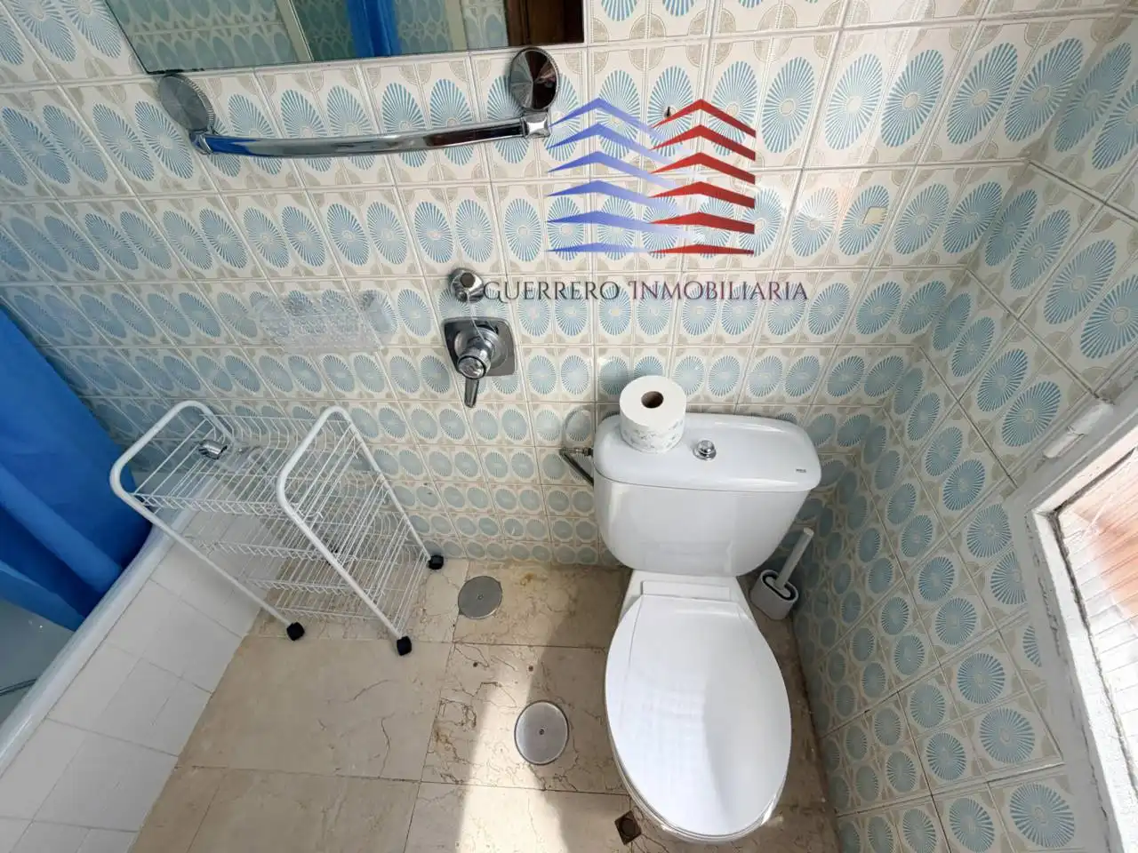Bany de Pis de lloguer en Ourense Capital  amb Calefacció, Parquet i Traster