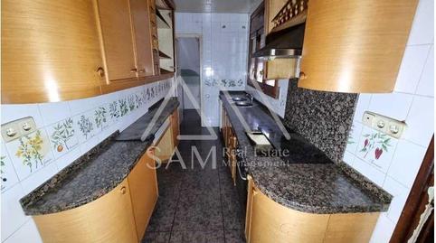 Foto 4 de Casa adosada en venda a Plaça Catalunya - Escola Industrial, Barcelona