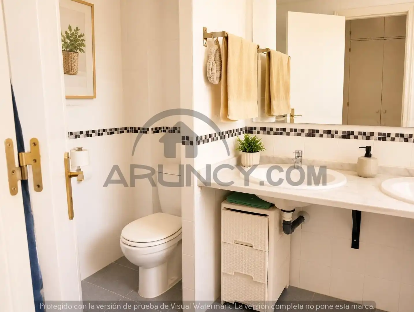 Baño de Casa adosada en venta en Alcalá de Guadaira con Aire acondicionado, Calefacción y Jardín privado